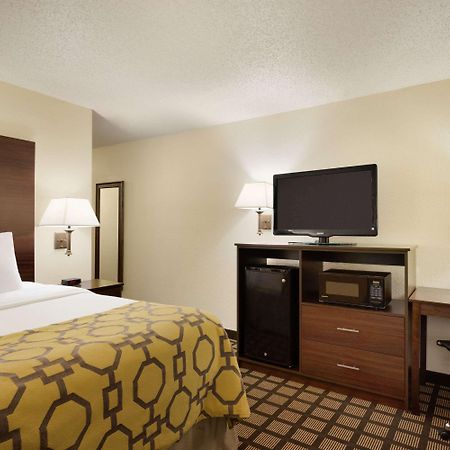 Hotel Baymont By Wyndham Salina Extérieur photo