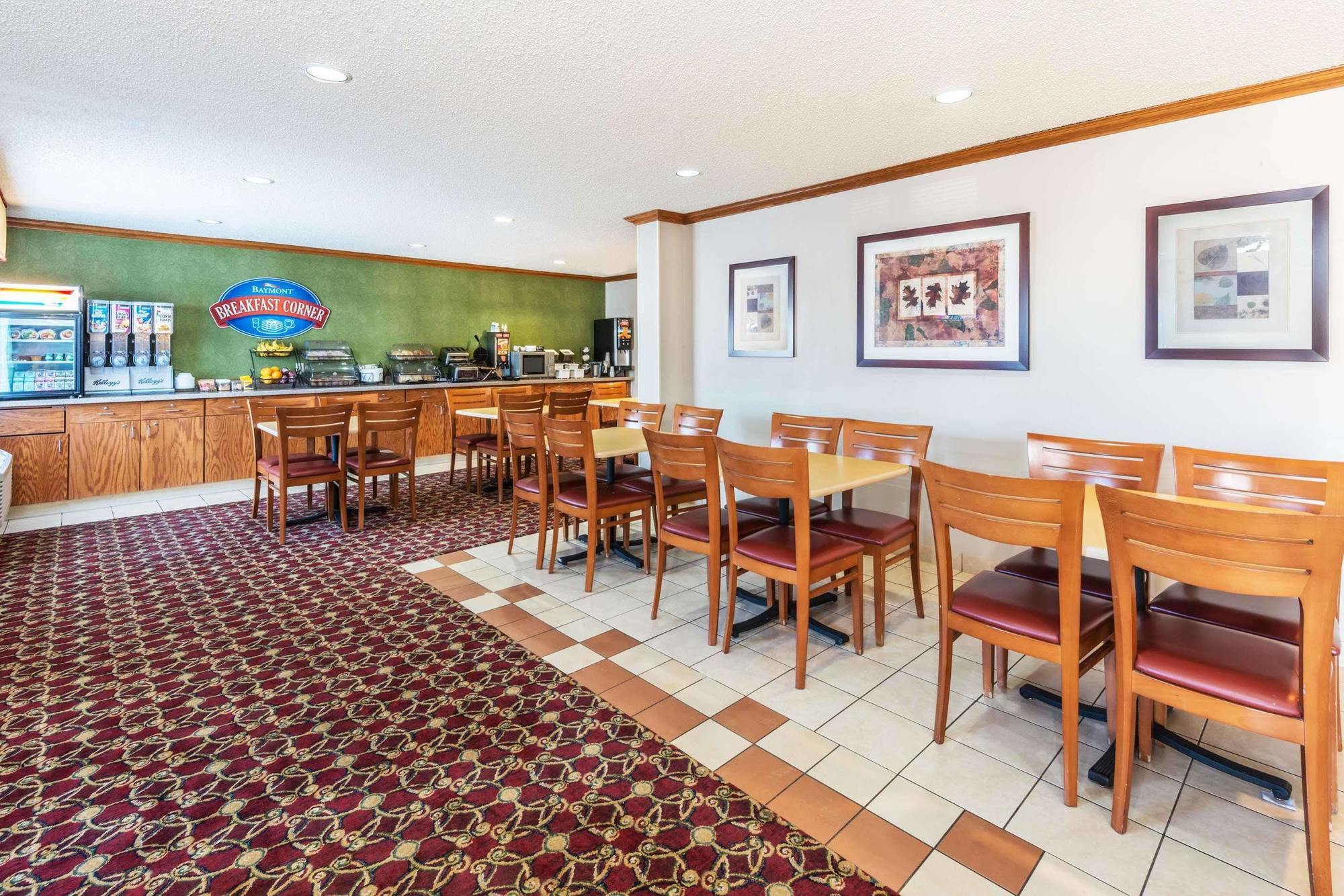 Hotel Baymont By Wyndham Salina Extérieur photo